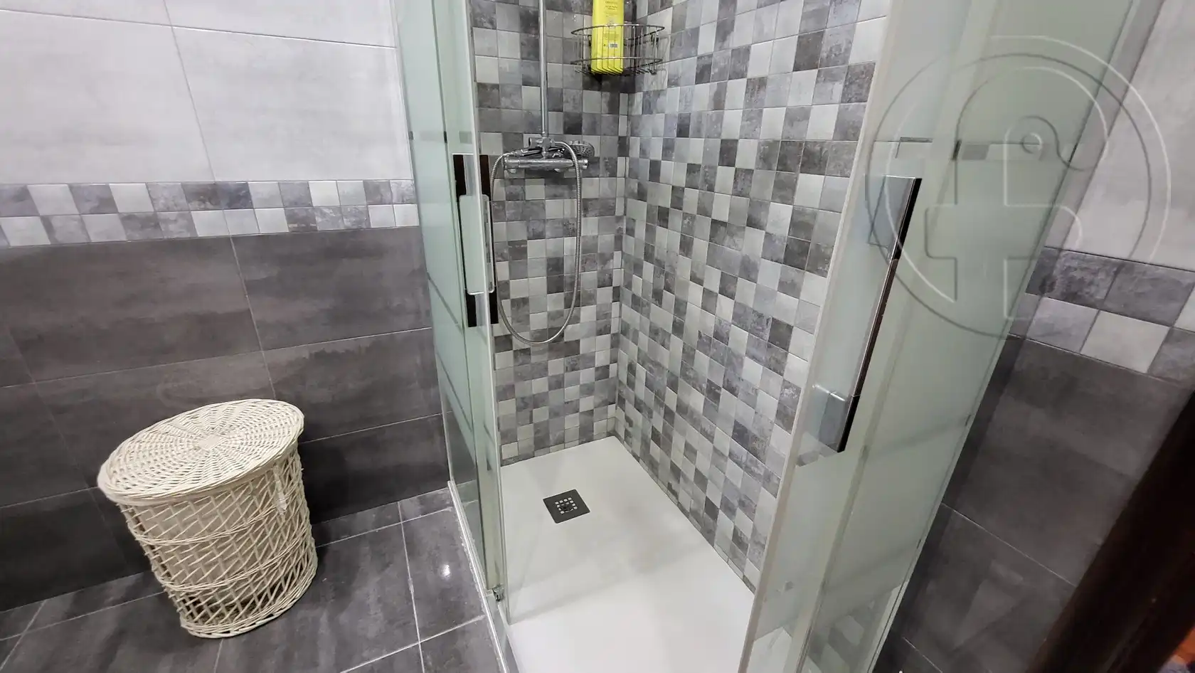 Bathroom of Flat for rent in Santander  with Heating, Furnished and Oven