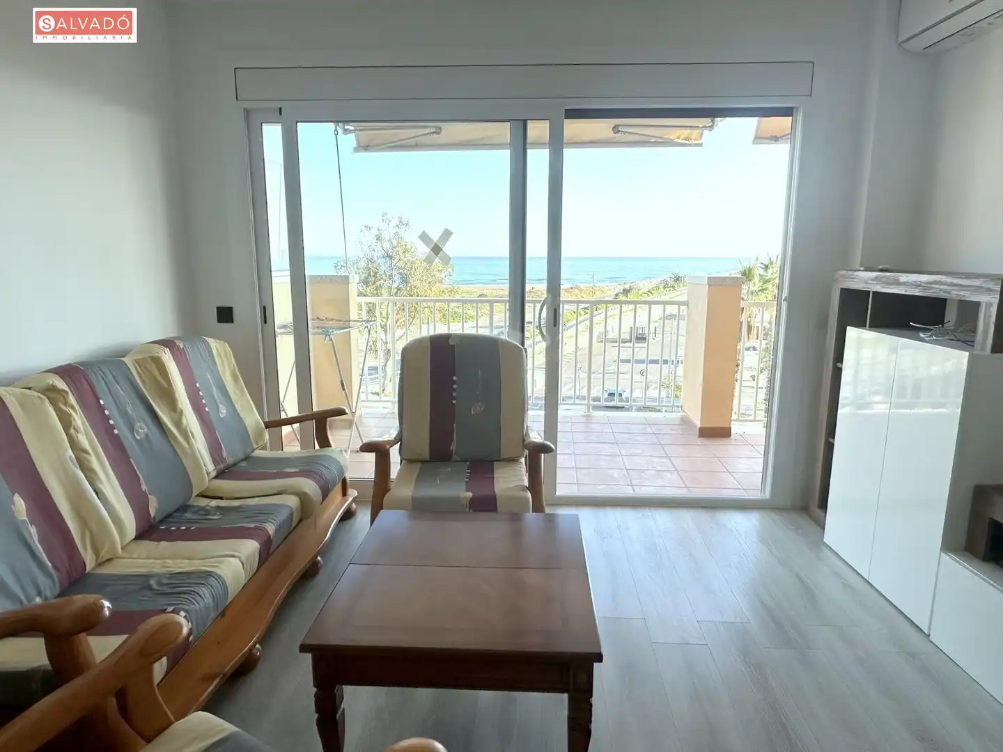 Sala de estar de Piso en venta en Vilanova i la Geltrú con Aire acondicionado, Calefacción y Parquet