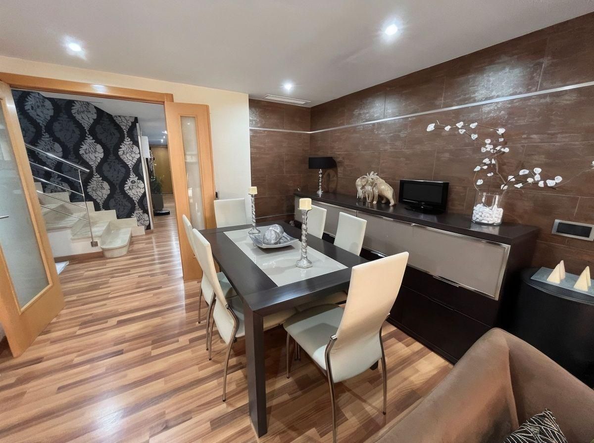 Comedor de Ático en venta en San Vicente del Raspeig / Sant Vicent del Raspeig con Aire acondicionado, Calefacción y Parquet