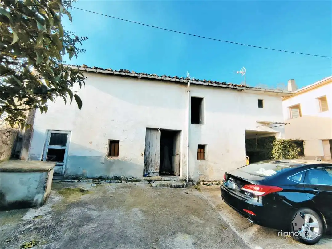 Vista exterior de Casa o xalet en venda en Las Regueras   amb Traster