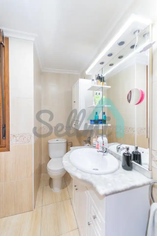 Baño de Piso de alquiler en Mieres (Asturias) con Calefacción y Amueblado