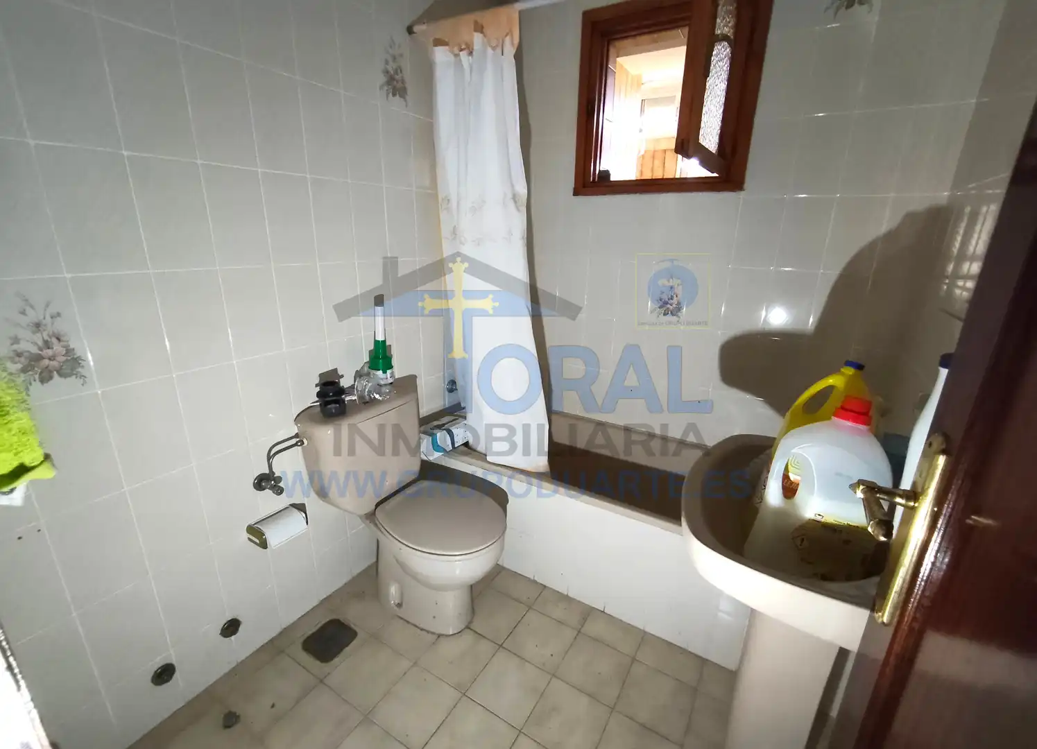 Baño de Piso en venta en Gijón  con Parquet, Trastero y Amueblado