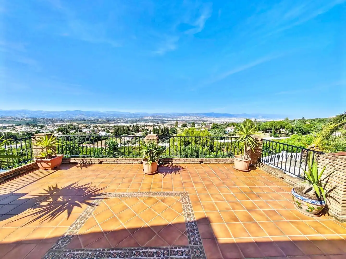 Terrasse von Haus oder Chalet zum Verkauf in Alhaurín de la Torre mit Privatgarten, Terrasse und Abstellraum