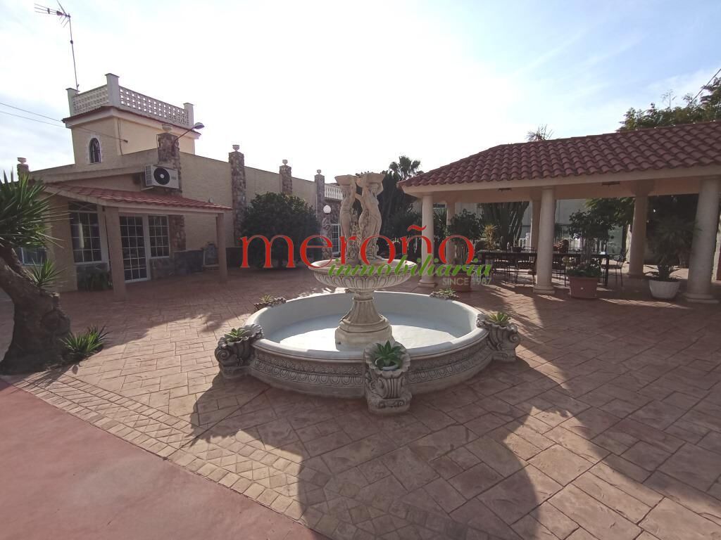 Terrace of House or chalet to rent in Crevillent  with Air Conditioner, Heating and Private garden