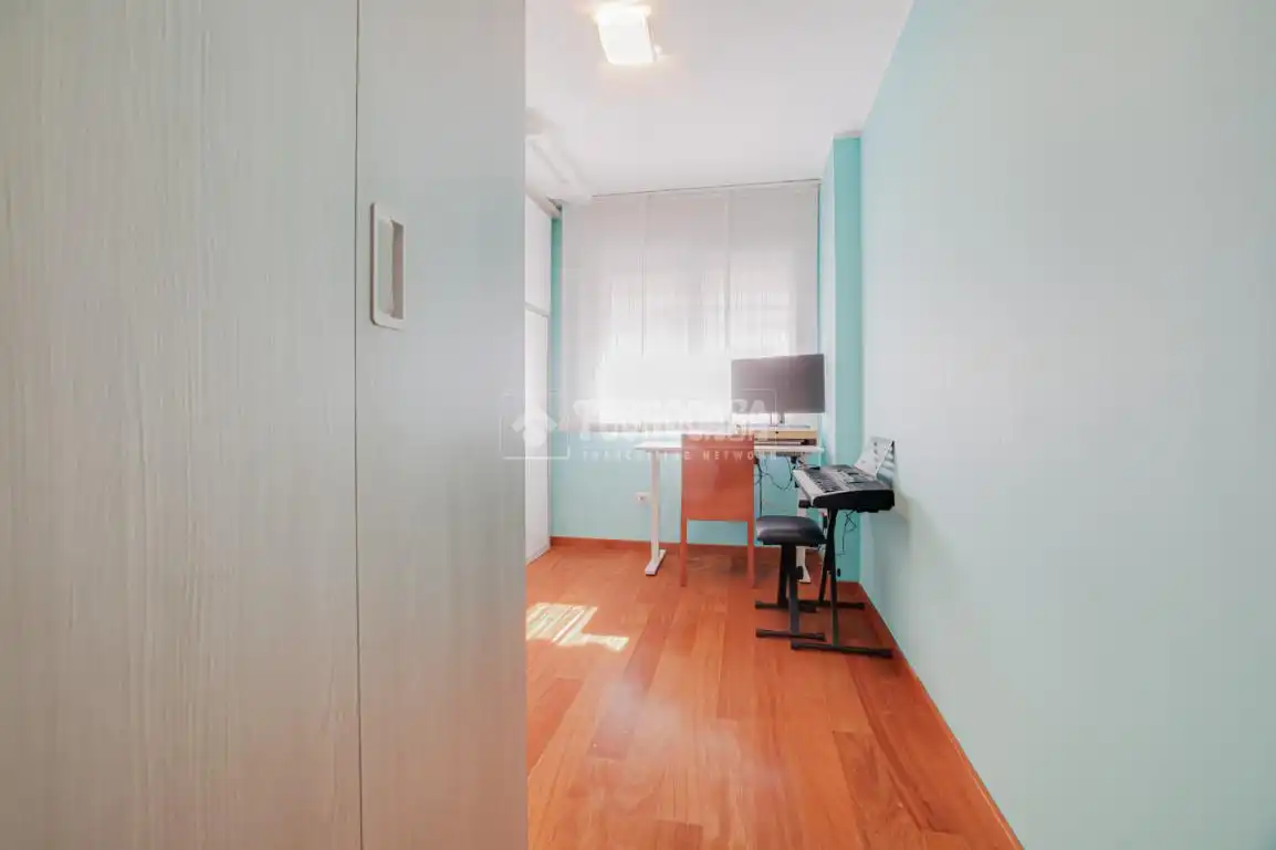 Piso en venta en L'Hospitalet de Llobregat con Aire acondicionado, Calefacción y Balcón