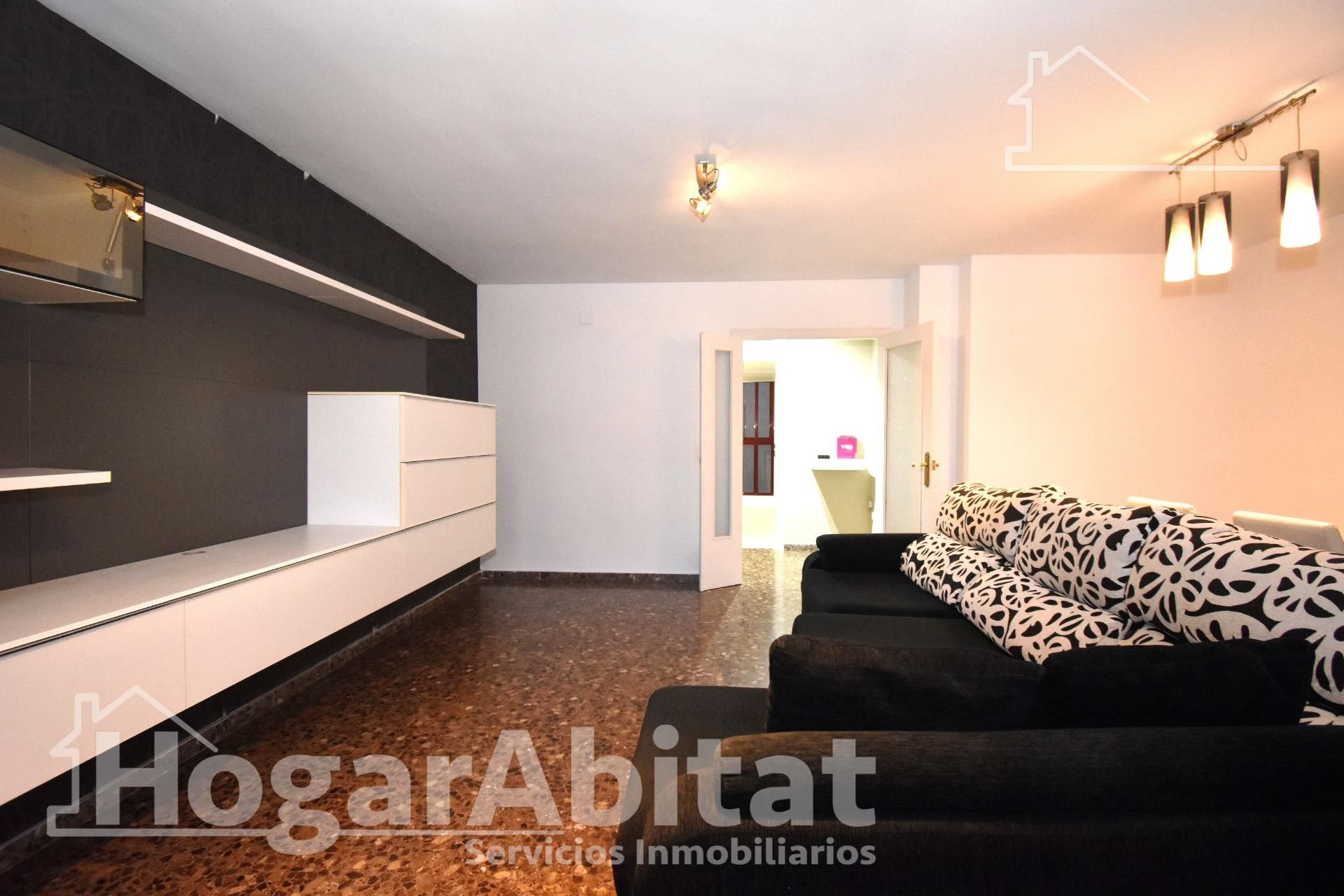 Sala de estar de Piso en venta en Almazora / Almassora con Aire acondicionado, Trastero y Amueblado