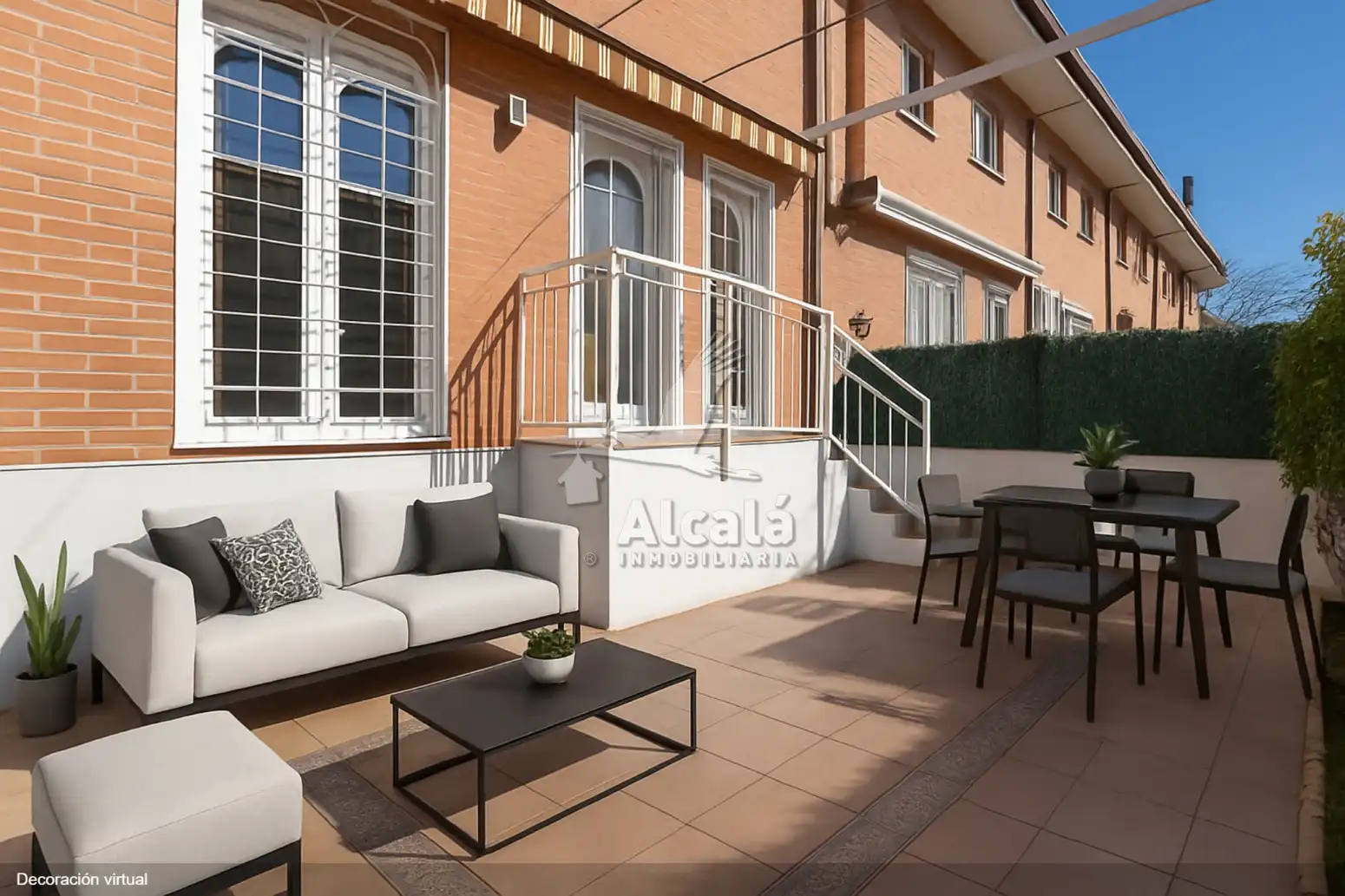 Terrasse von Einfamilien-Reihenhaus zum Verkauf in Alcalá de Henares mit Heizung, Parkett und Schwimmbad