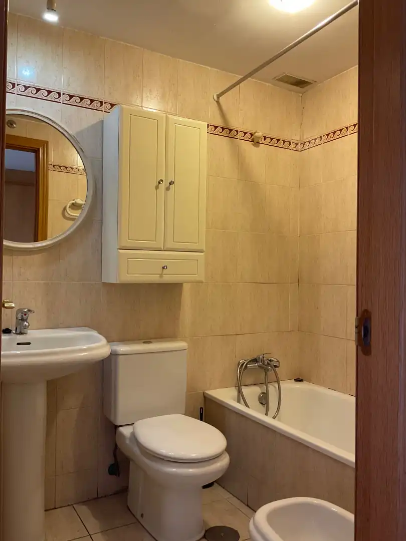 Baño de Piso en venta en Alcalá de Henares con Calefacción, Parquet y Terraza