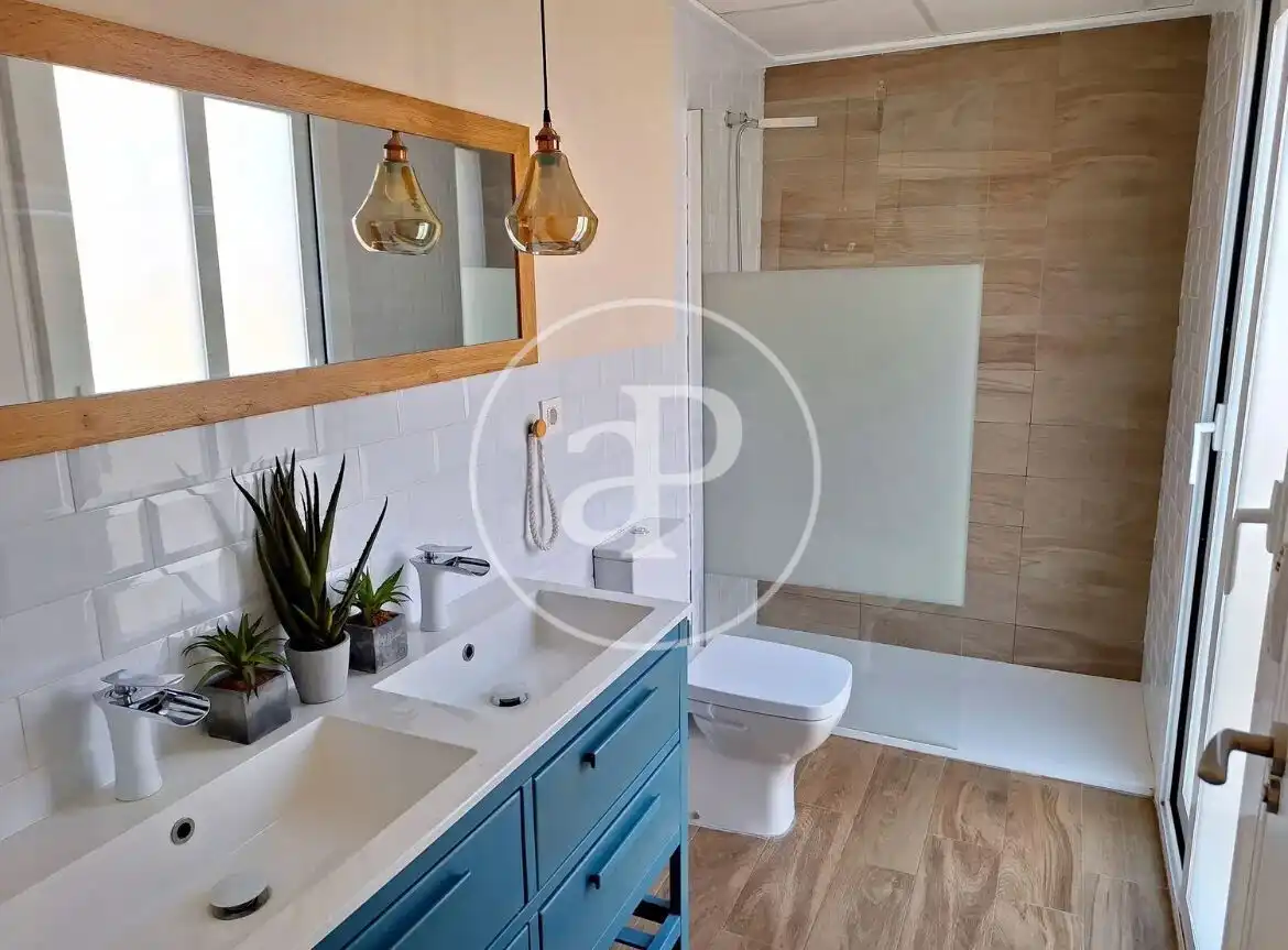 Badezimmer von Haus oder Chalet zur Miete in Santa Pola mit Klimaanlage, Heizung und Privatgarten
