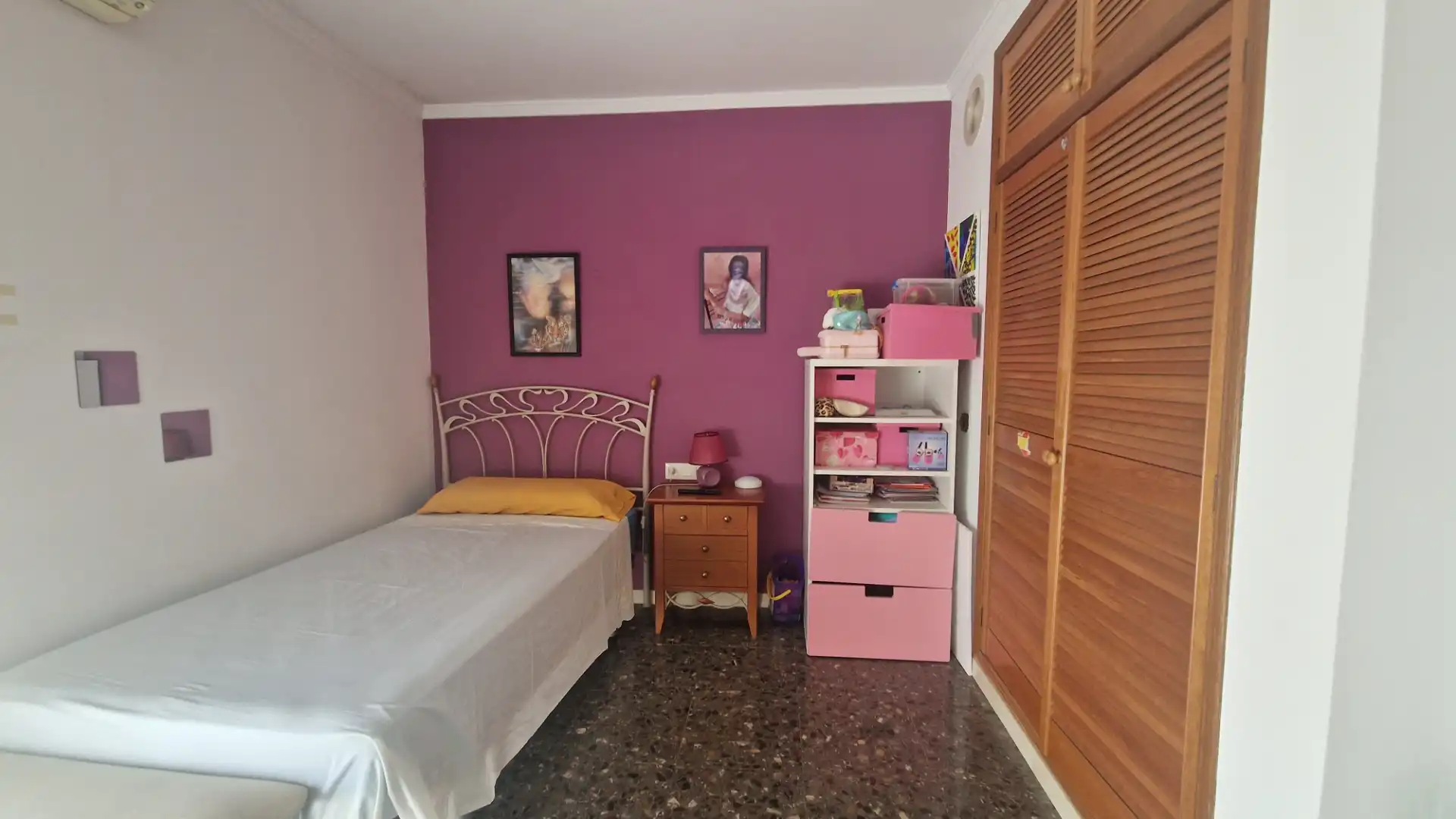 Habitación de Casa adosada en venta en Pineda de Mar con Aire acondicionado, Calefacción y Jardín privado