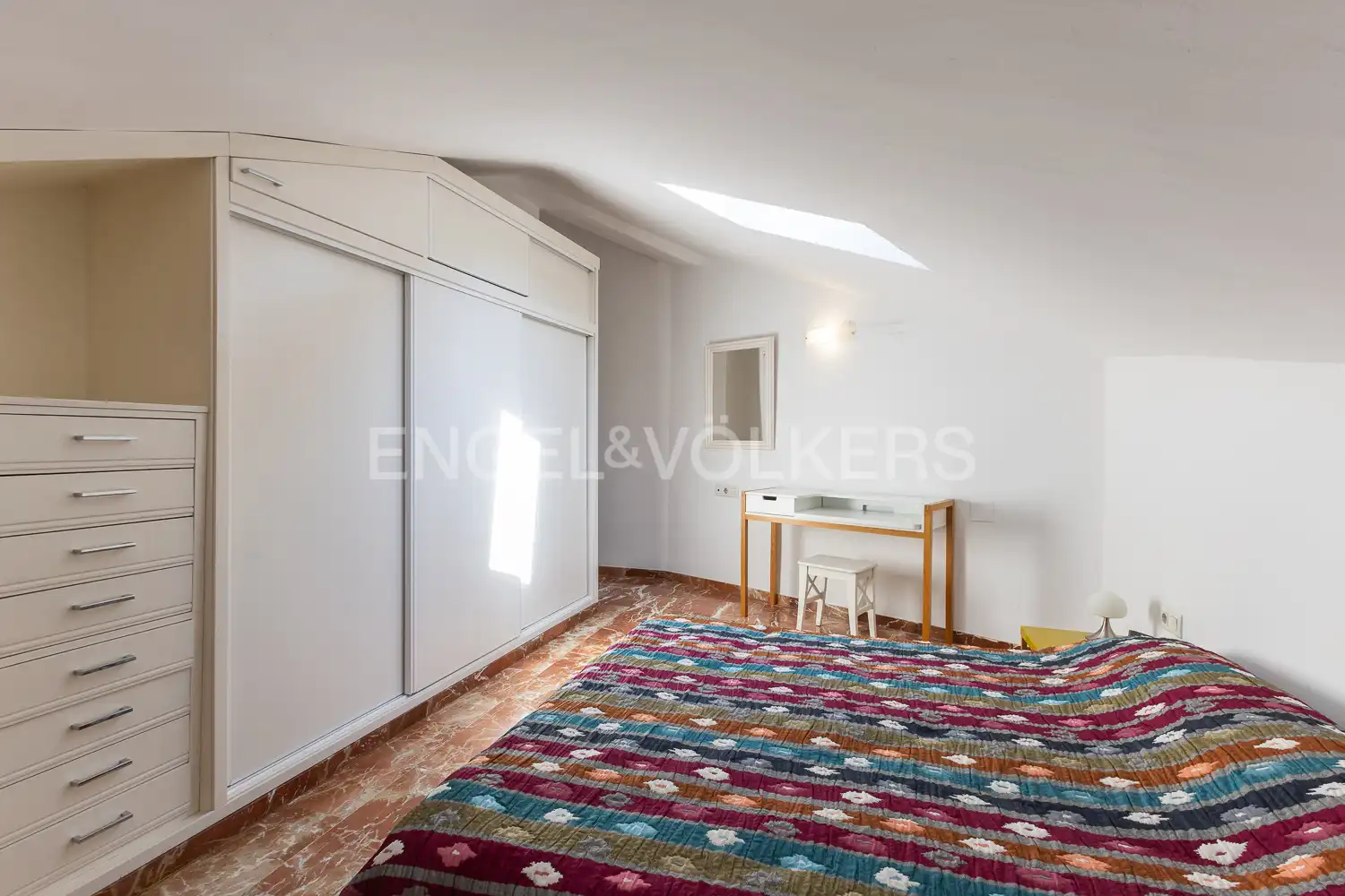 Schlafzimmer von Dachboden zum Verkauf in Valencia mit Klimaanlage, Heizung und Terrasse