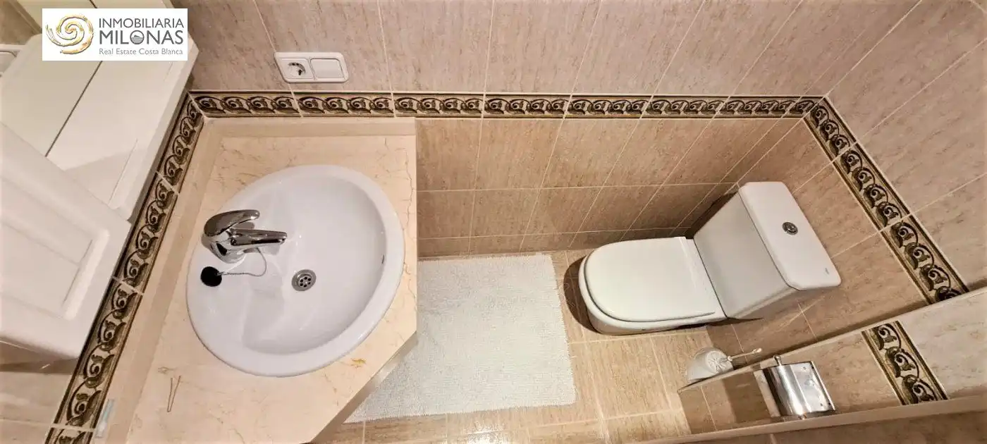 Bany de Casa o xalet en venda en L'Alfàs del Pi amb Aire condicionat, Calefacció i Jardí privat