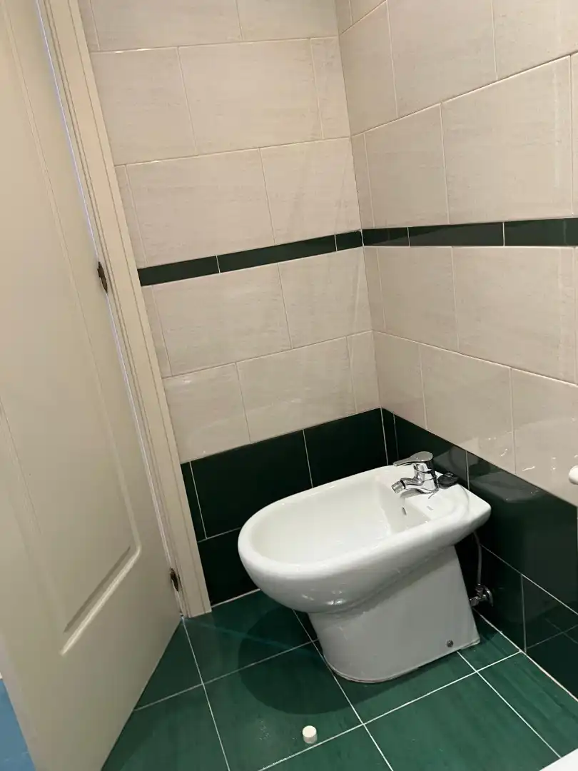 Bathroom of Flat for rent in Madrid  with Air Conditioner, Heating and Parquet flooring