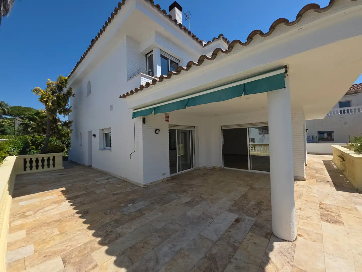 Vista exterior de Casa o chalet en venta en El Masnou con Calefacción, Jardín privado y Parquet