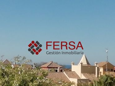 Casa pareada con balcón en venta en Vistahermosa - Fuentebravía