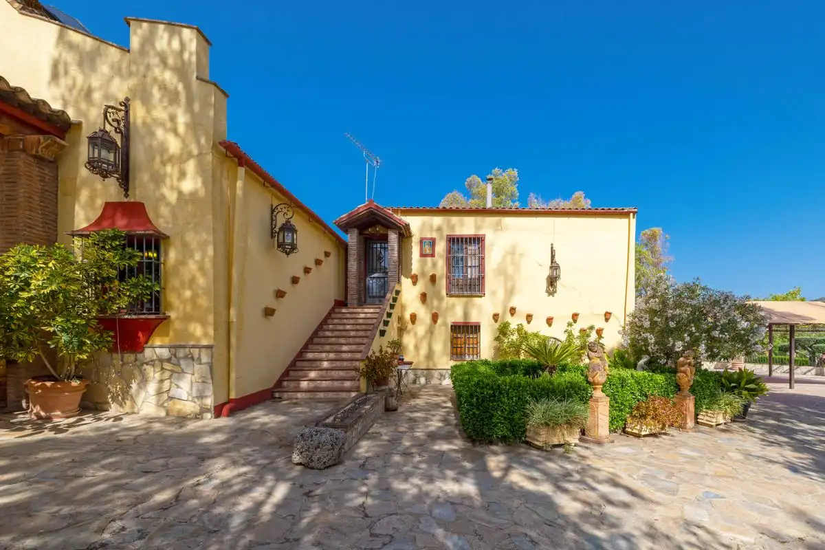 Außenansicht von Country house zum Verkauf in Olvera mit Klimaanlage, Heizung und Privatgarten