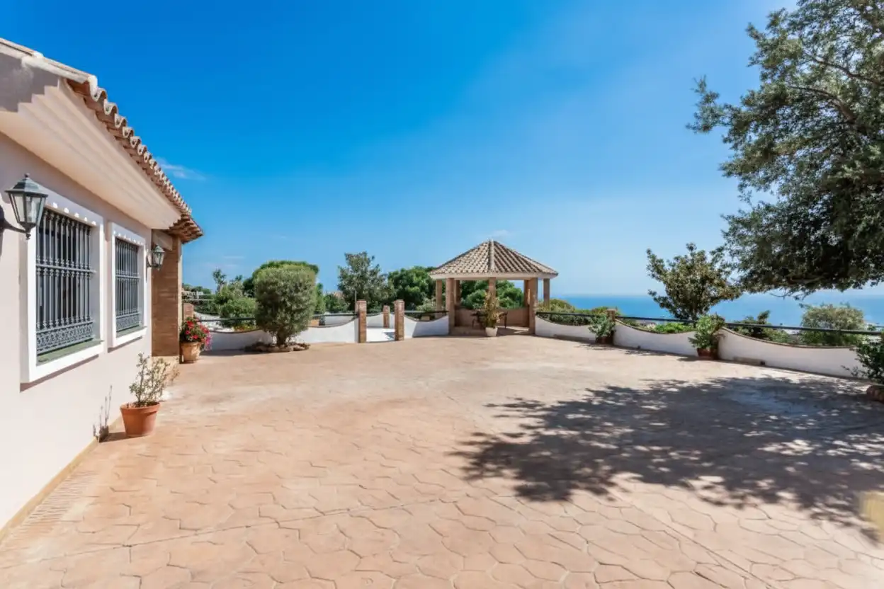Casa rústica amb terrassa en venda a Altos de Estepona, imagen 11