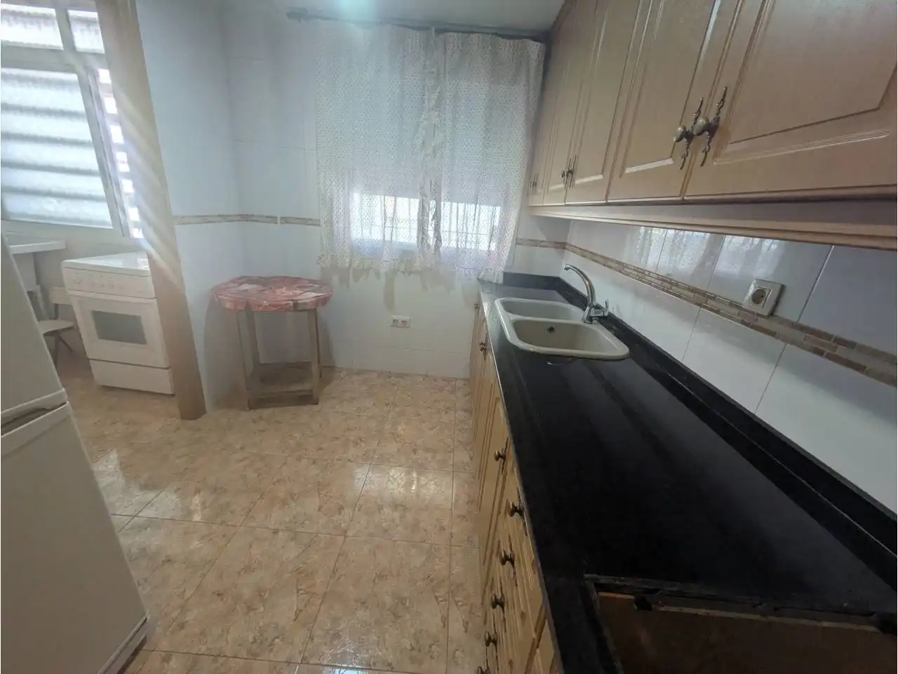 Kitchen of Flat for sale in Elda  with Storage room and Balcony