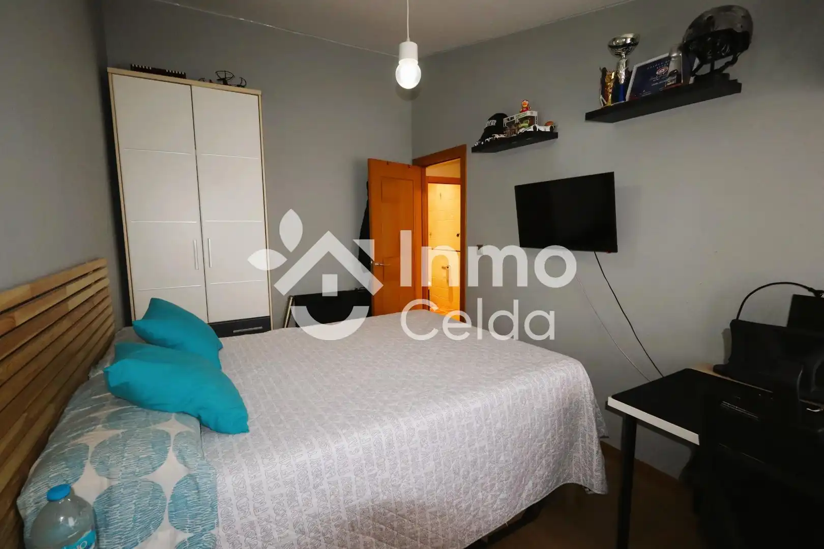 Habitación de Casa adosada en venta en Chiva con Aire acondicionado, Calefacción y Jardín privado