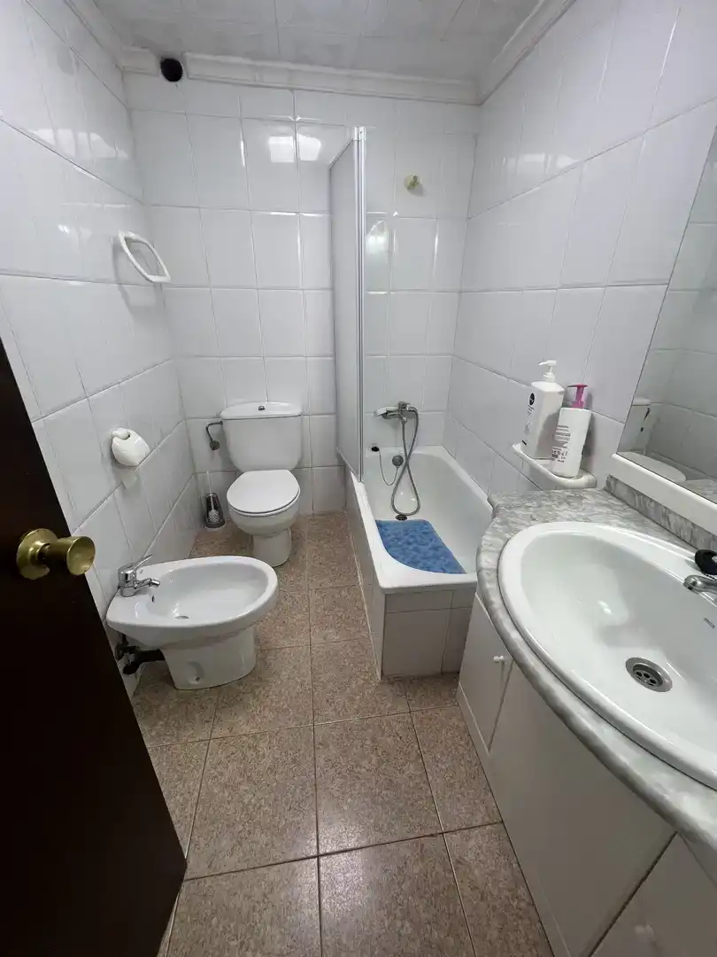 Baño de Piso en venta en Villahermosa del Río con Trastero, Amueblado y Balcón