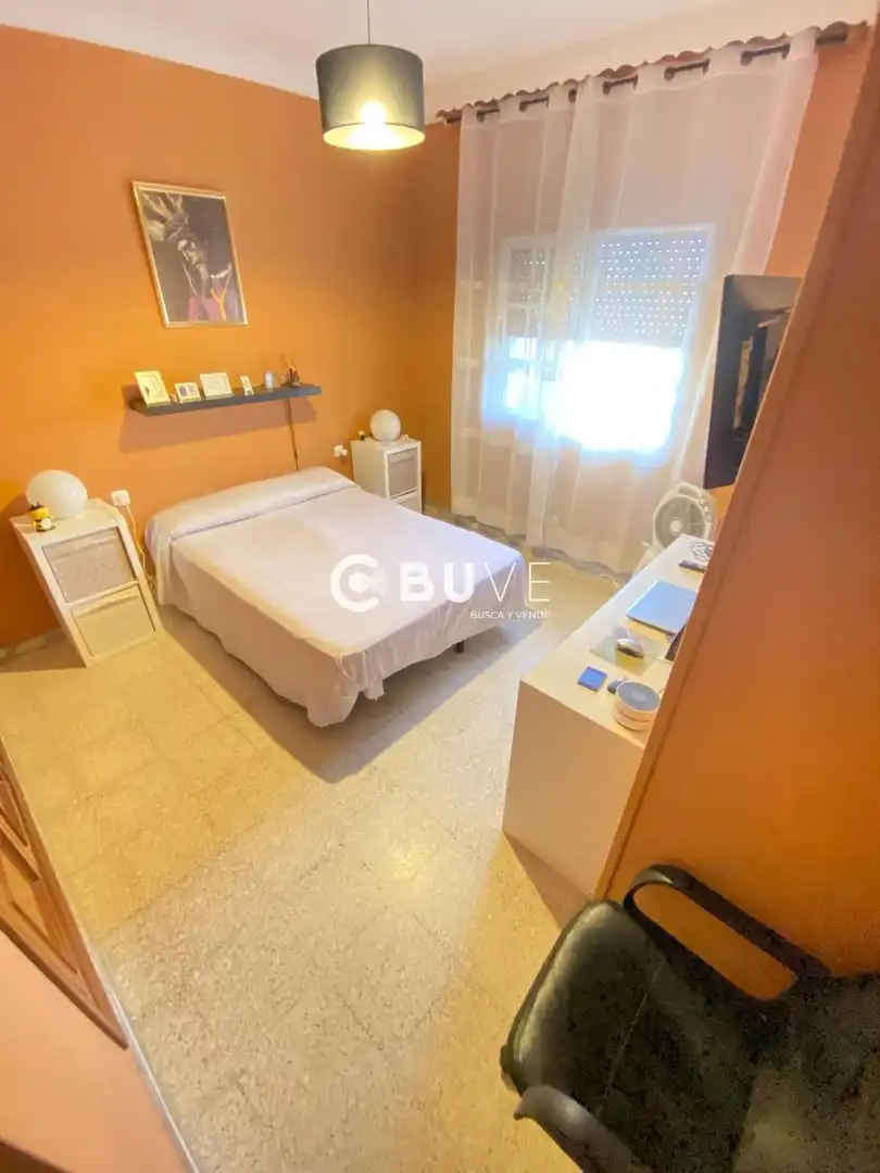 Dormitori de Casa o xalet en venda en Alcalá de Guadaira amb Aire condicionat, Traster i Moblat