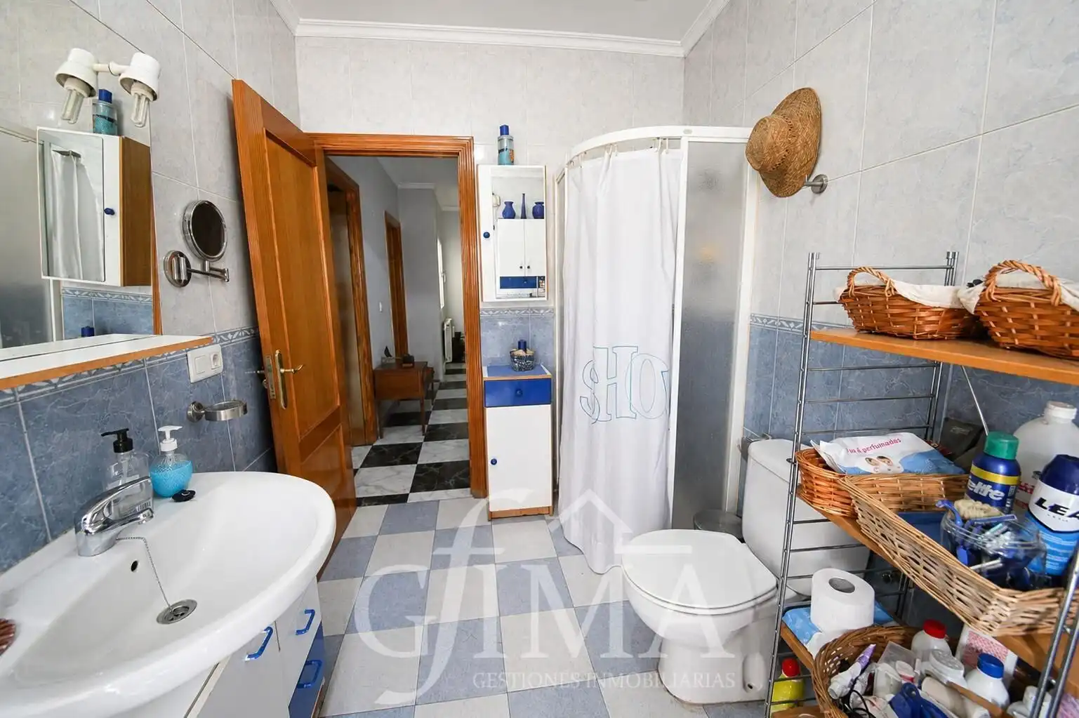 Bany de Casa o xalet en venda en Tomelloso amb Calefacció, Terrassa i Traster