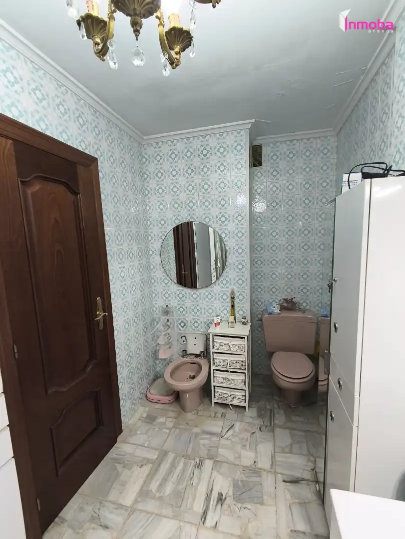 Baño de Piso en venta en Aranda de Duero con Calefacción, Parquet y Trastero