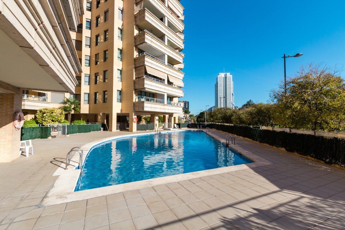 Swimming pool of Flat to rent in  Valencia Capital  with Air Conditioner, Heating and Terrace