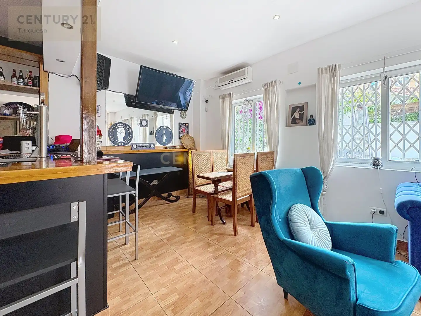 Living room of Commercial properties for transfer in Benalmádena  with Air Conditioner