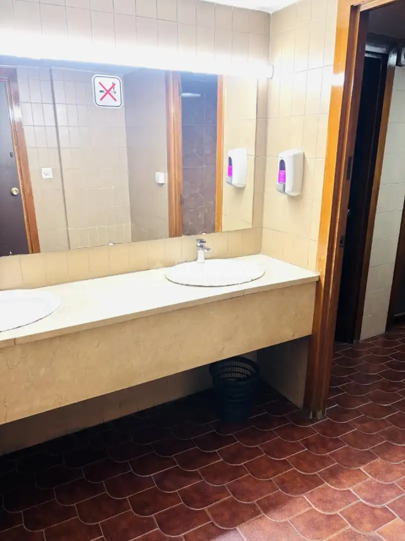 Bany de Oficina de lloguer en Zaragoza amb Aire condicionat