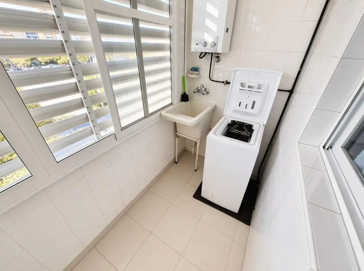 Baño de Piso en venta en Alicante / Alacant con Aire acondicionado, Calefacción y Trastero