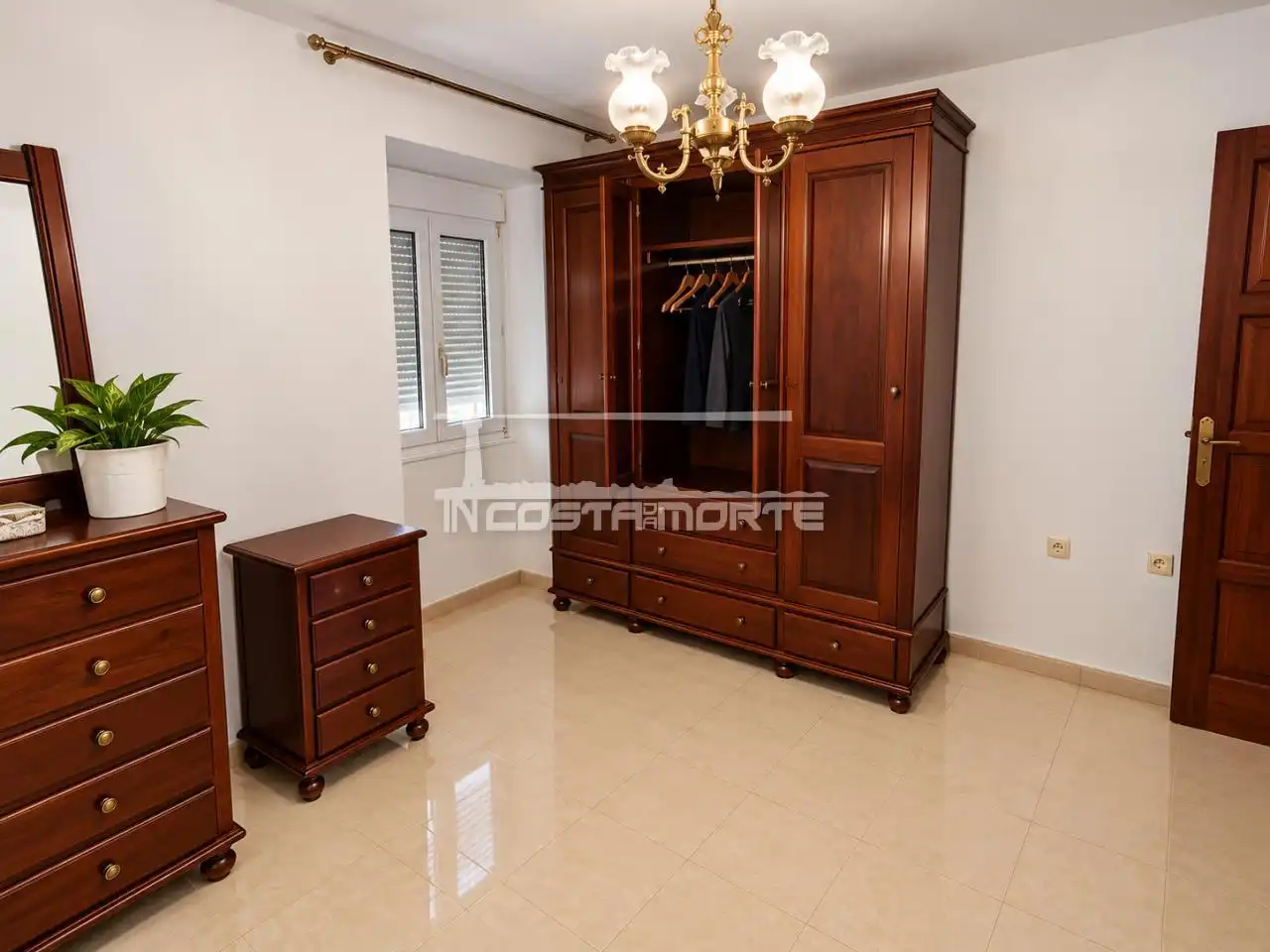Habitación de Casa adosada en venta en Corcubión, A Coruña