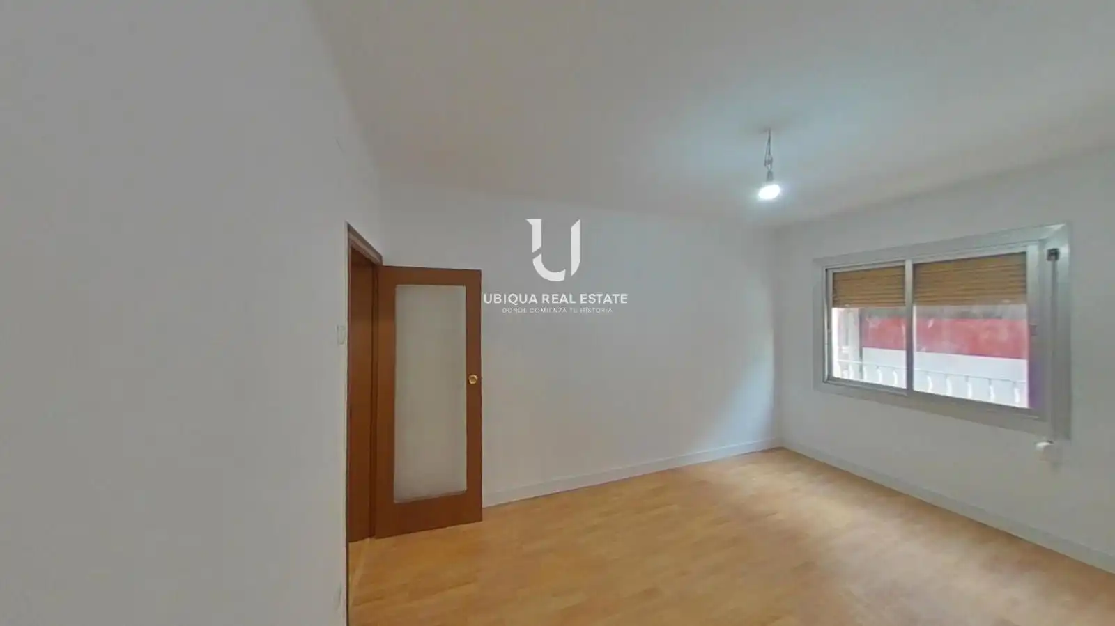 Bedroom of Flat for sale in L'Hospitalet de Llobregat  with Parquet flooring and Oven