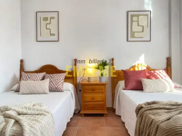 Casa aparellada amb terrassa en venda a Cuevas del Becerro, imagen 44