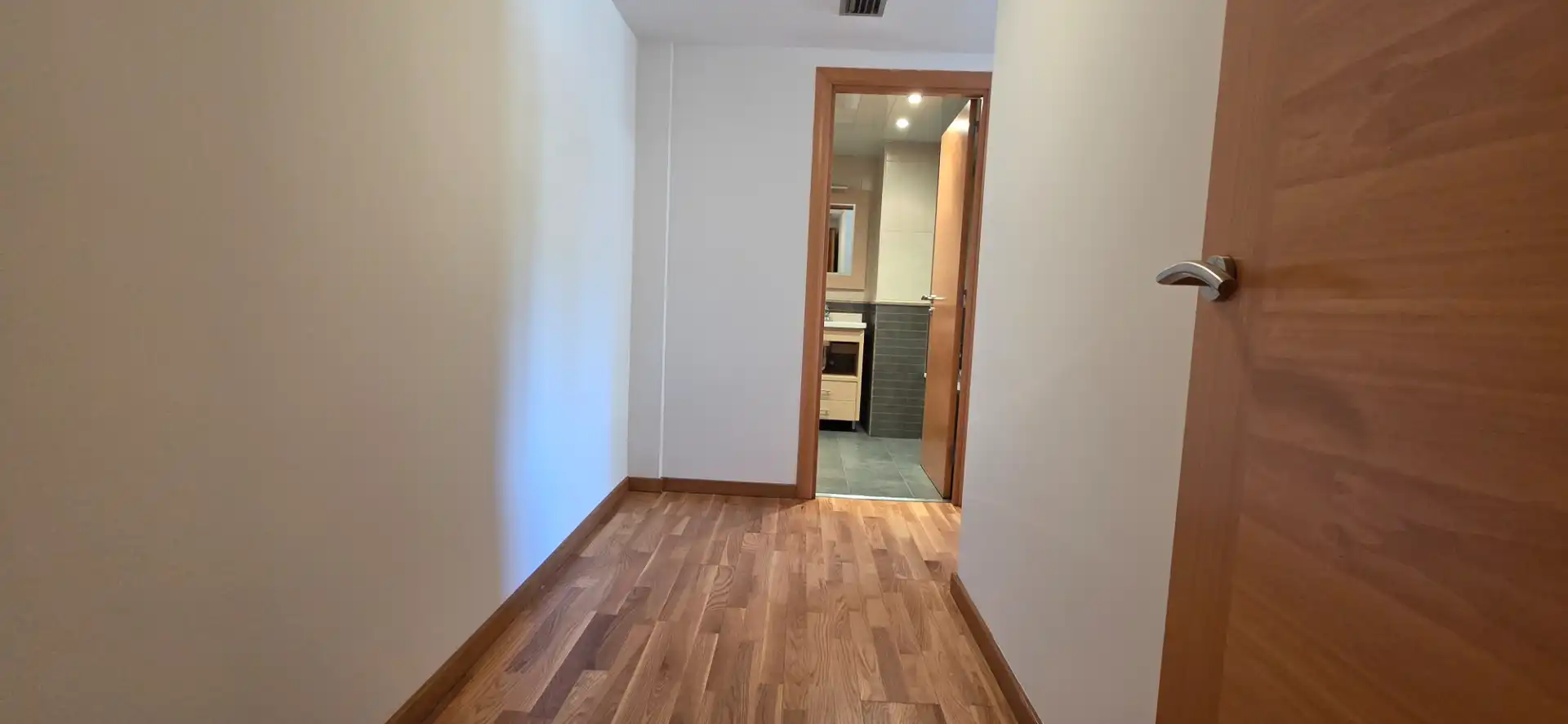 Maisonette zum Verkauf in Barcelona mit Klimaanlage, Heizung und Parkett
