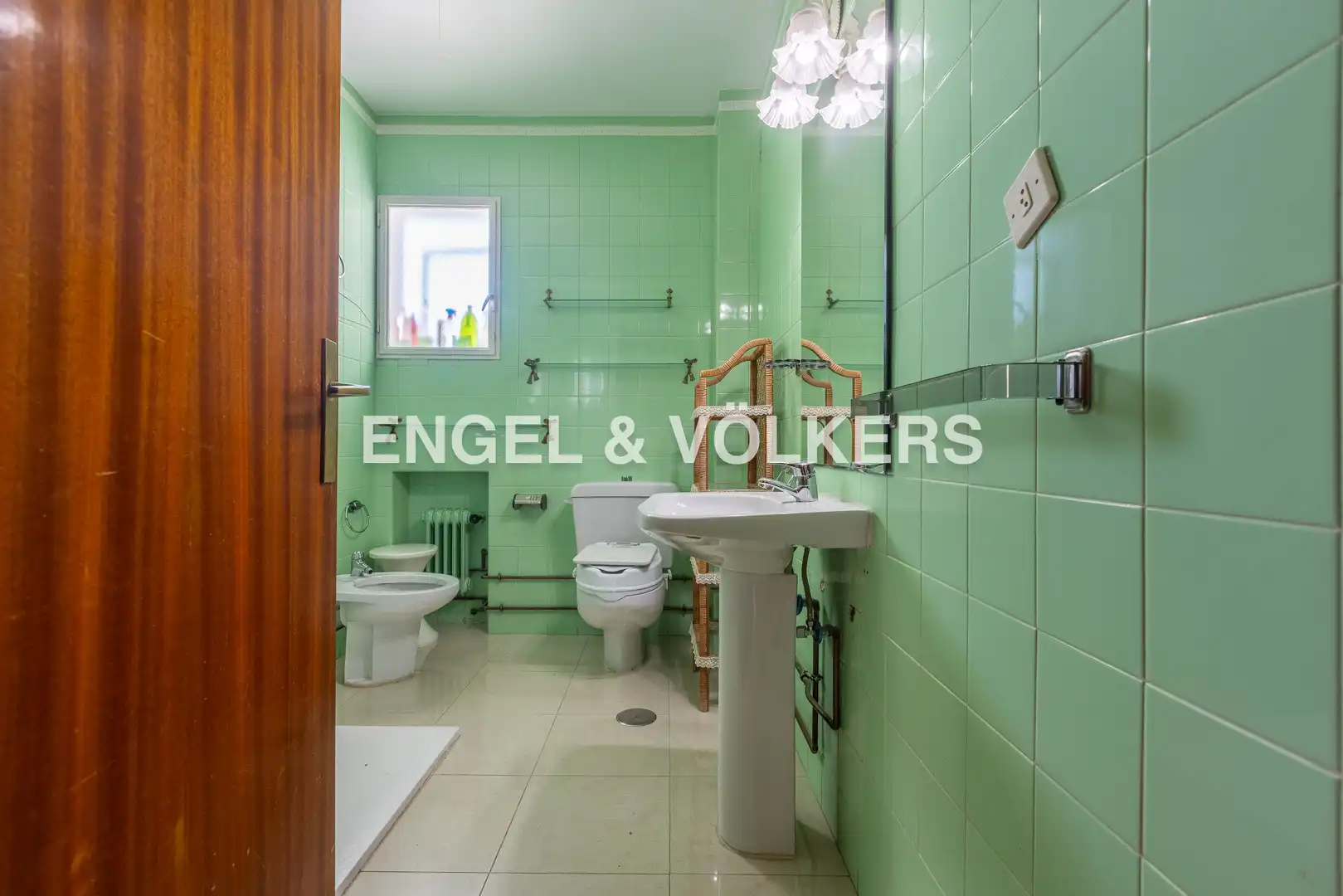 Bathroom of Apartments for sale in Sevilla  with Heating and Balcony