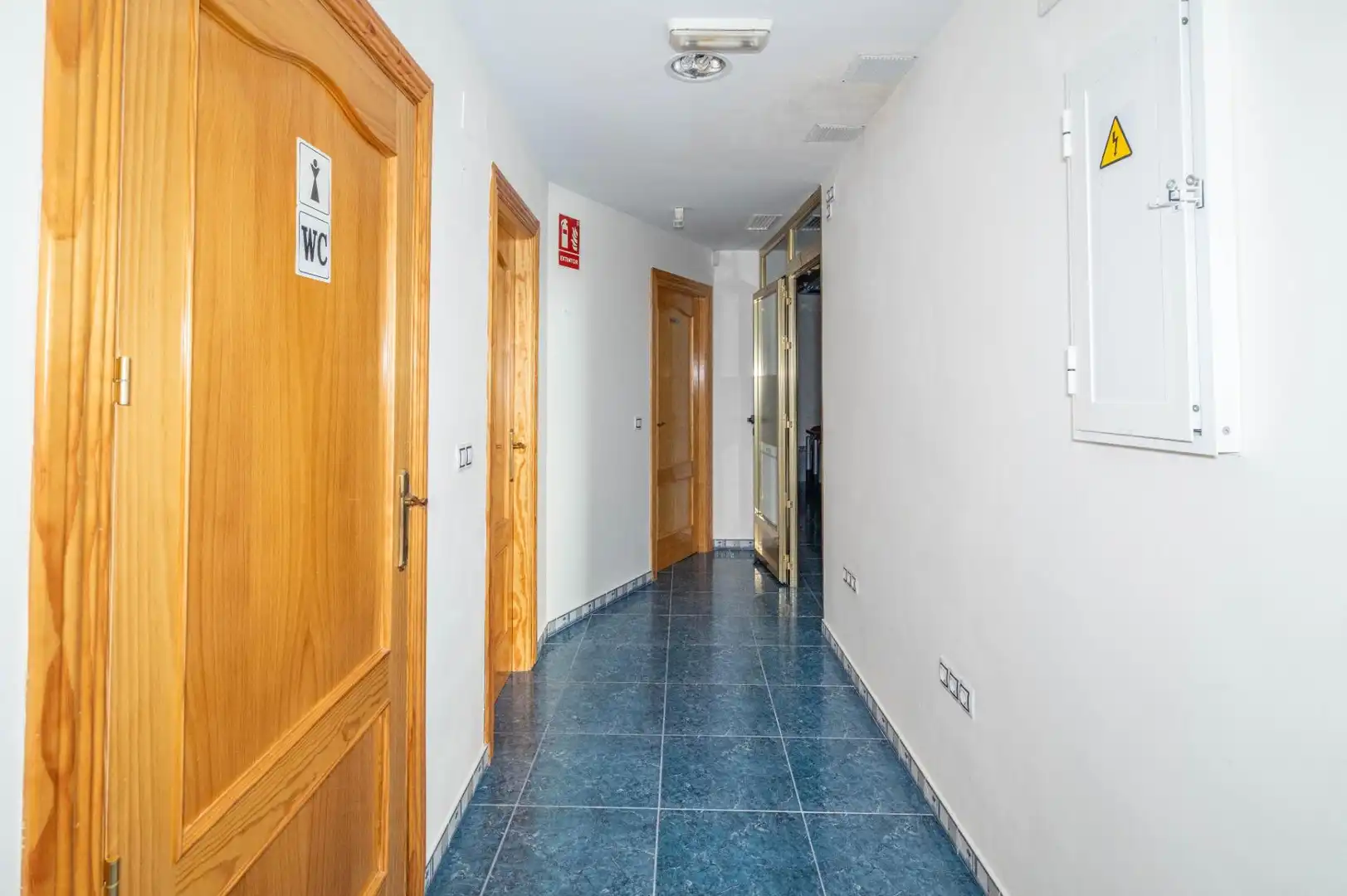 Commercial properties for sale in Las Gabias  with Air Conditioner, Heating and Furnished