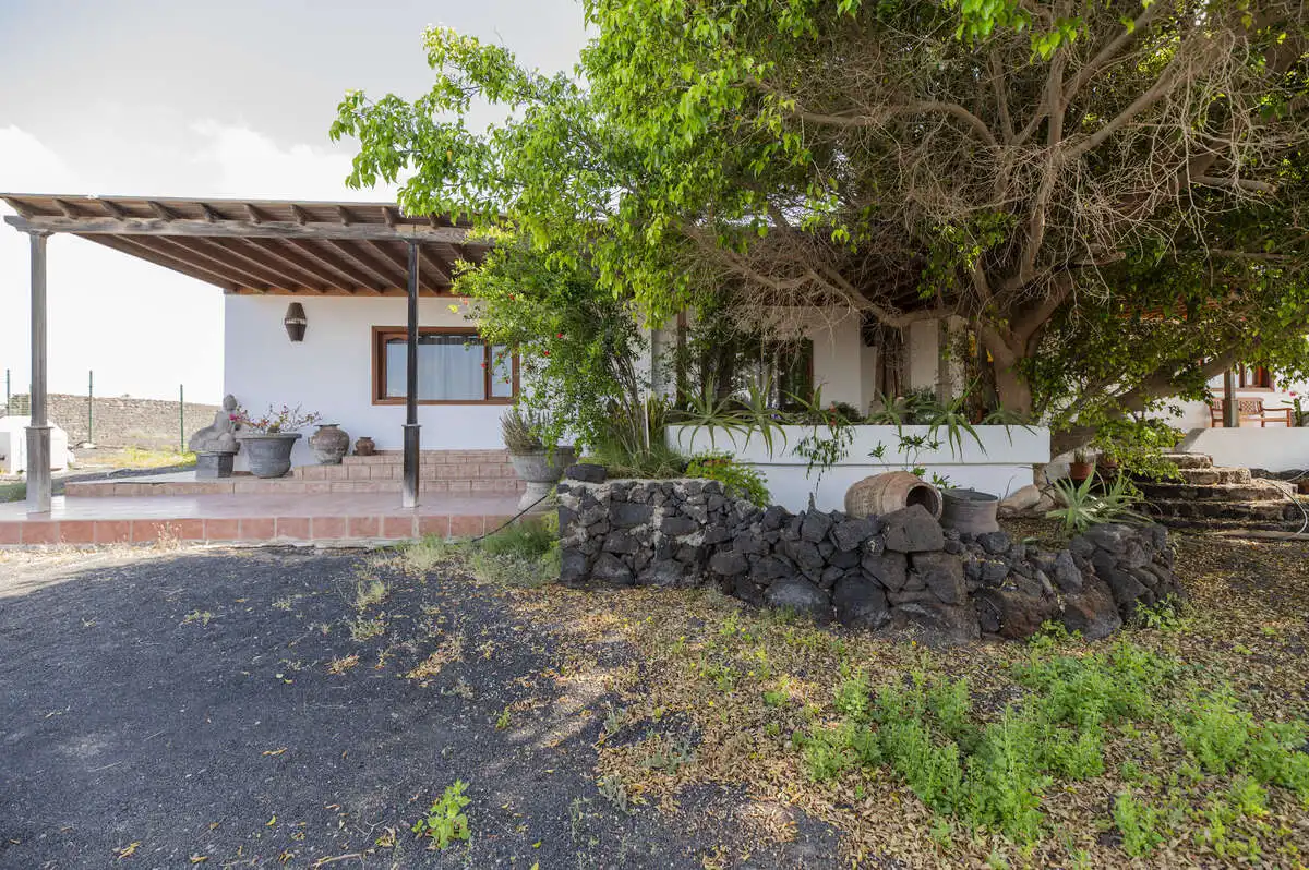 Vista exterior de Casa o chalet en venta en Teguise con Jardín privado, Piscina y Amueblado