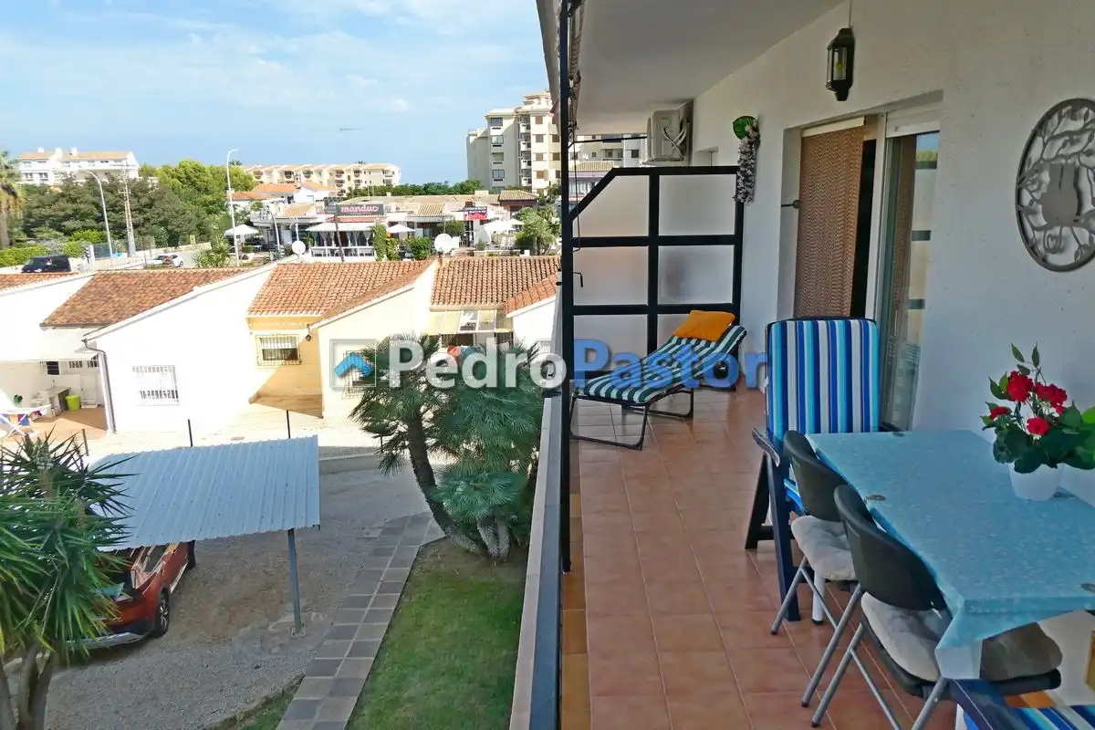 Apartamento con piscina en venta en Las Marinas / Les Marines