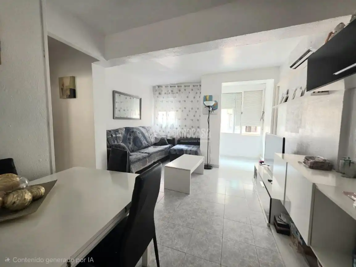 Vista exterior de Piso en venta en Almería con Calefacción