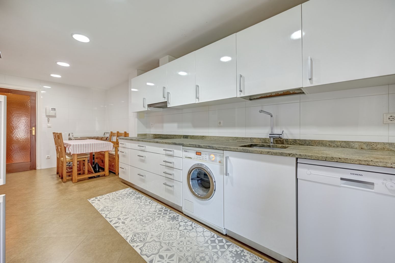 Cocina de Piso en venta en  Pamplona / Iruña con Aire acondicionado, Calefacción y Parquet