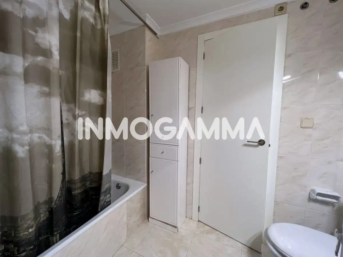Baño de Piso en venta en Cullera con Aire acondicionado, Calefacción y Terraza