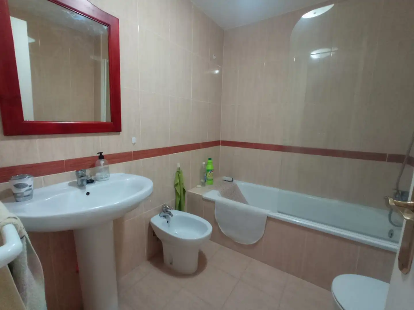 Badezimmer von Wohnung zur Miete in Fuengirola mit Klimaanlage, Möbliert und Waschmaschine