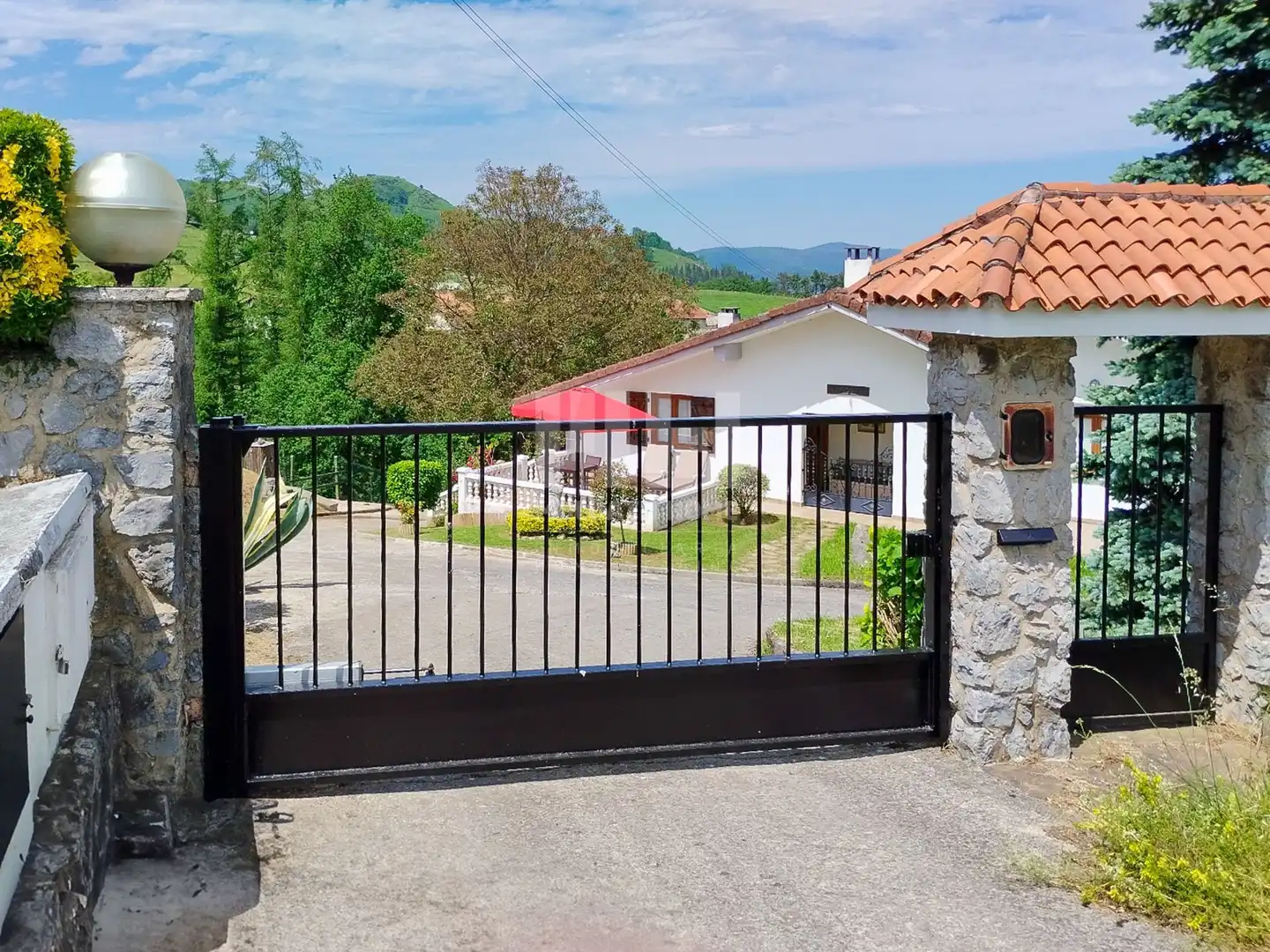 Vista exterior de Casa o chalet en venta en Hernialde con Calefacción, Jardín privado y Terraza