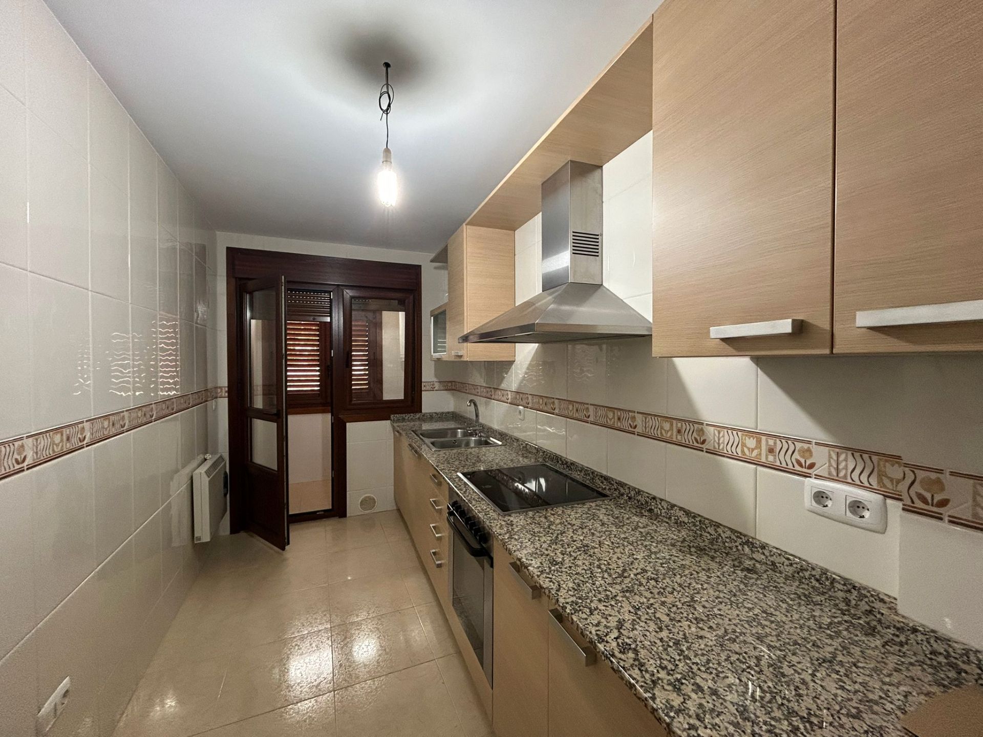 Kitchen of Flat to rent in O Vicedo   with Oven
