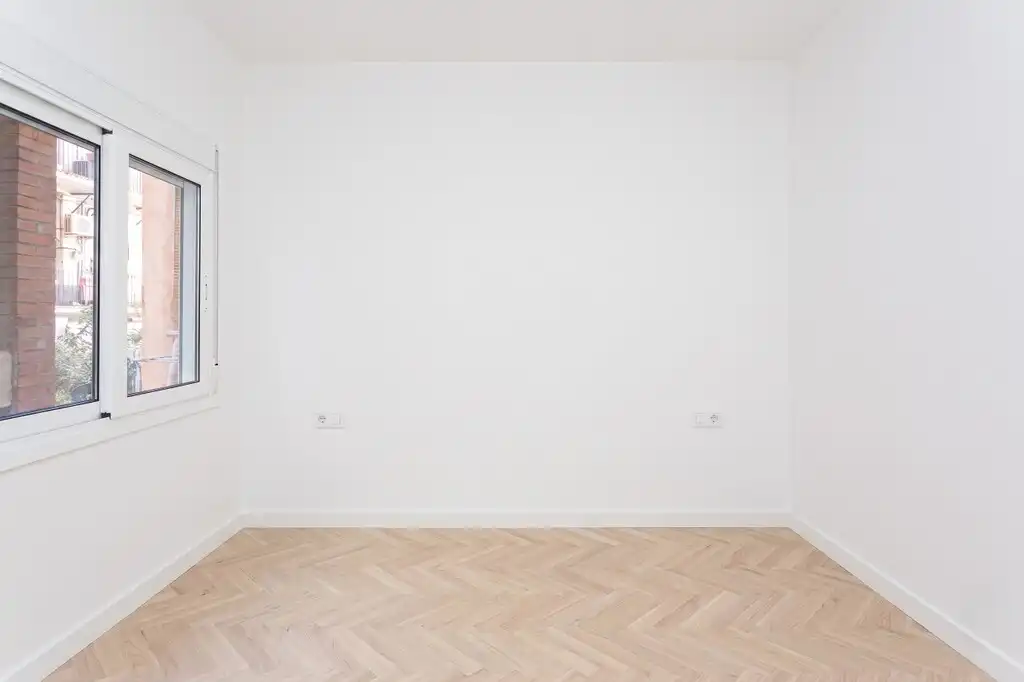 Dormitori de Apartament en venda en Barcelona amb Aire condicionat, Parquet i Balcó
