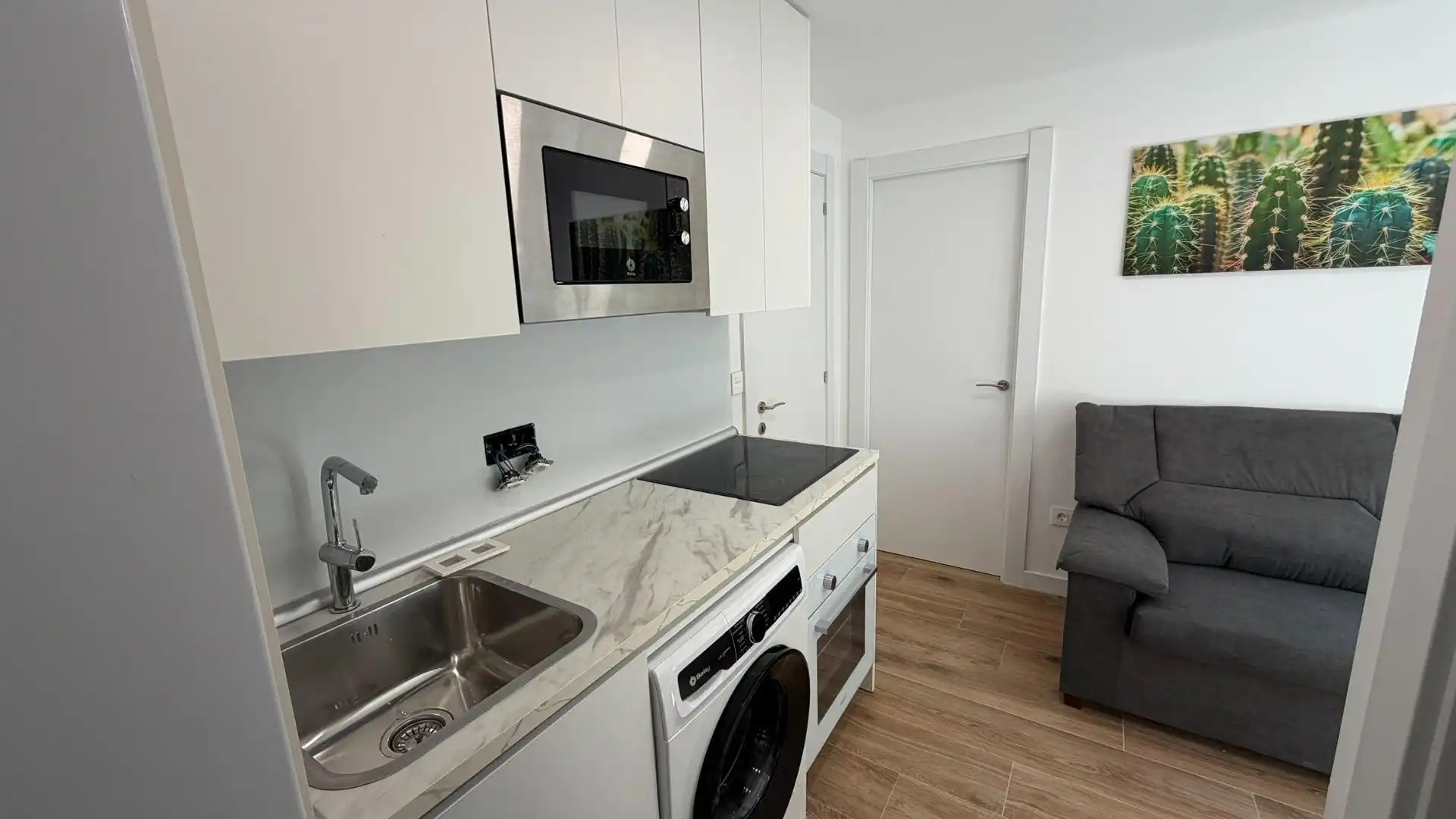 Cuina de Apartament de lloguer en Zaragoza amb Aire condicionat, Calefacció i Moblat