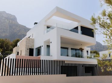 Detached house with pool for sale in Casco urbano