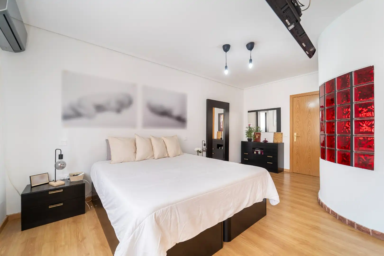 Habitación de Casa adosada en venta en Casarrubios del Monte con Aire acondicionado, Calefacción y Jardín privado