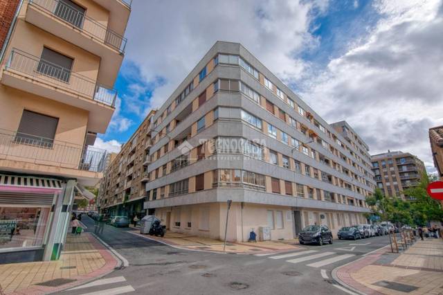 Piso en Alquiler en Garrido Sur